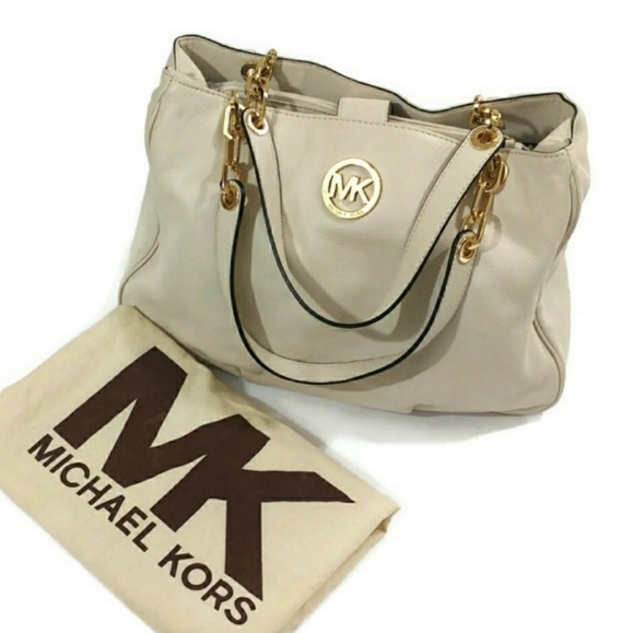 Michael Kors Handbags - Michael Kors Large Leather Bag